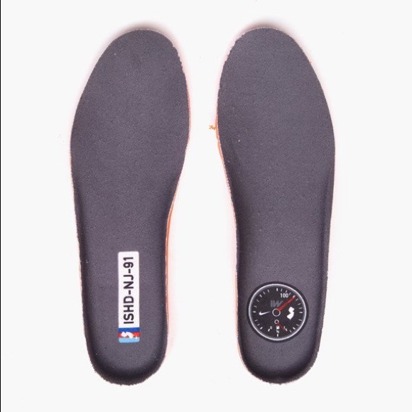 Nike SB Dunk Low IW BMW Sports Car - Picture 6 of 8